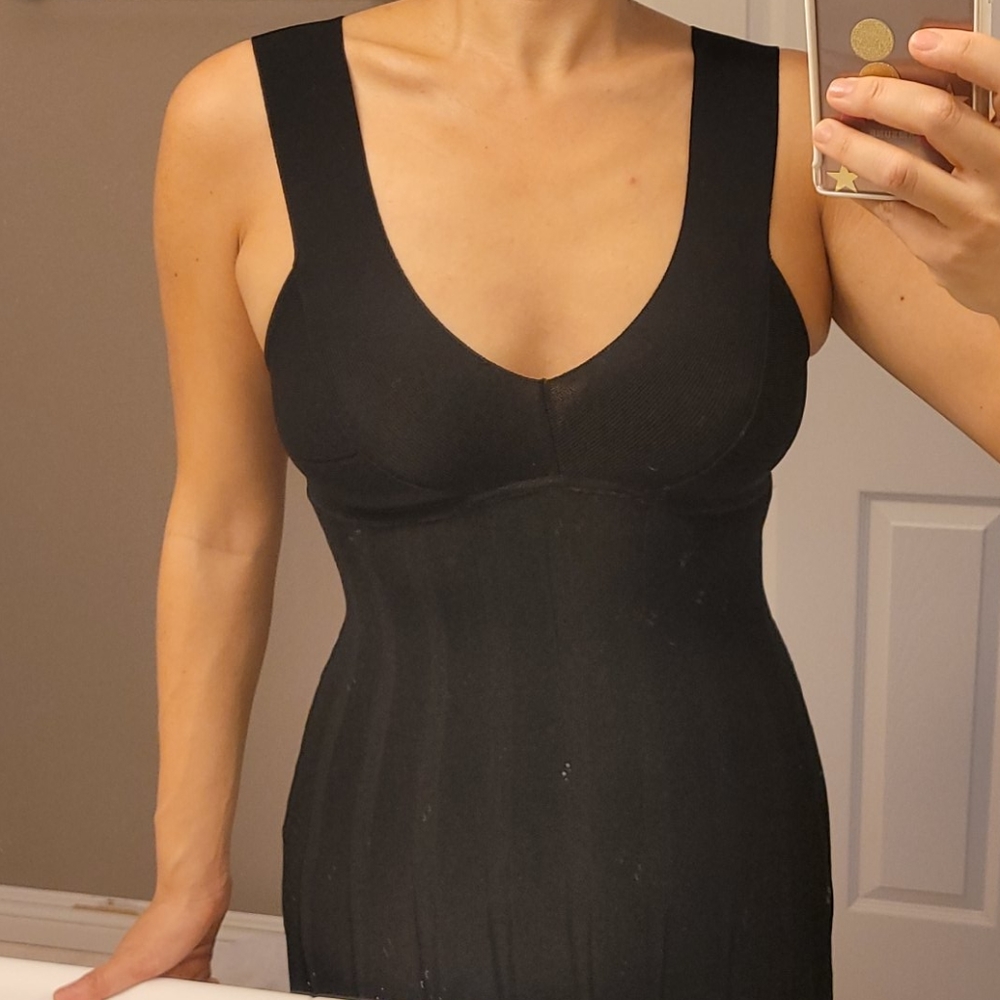 NEW McGinn Black Midi bodycon Dress